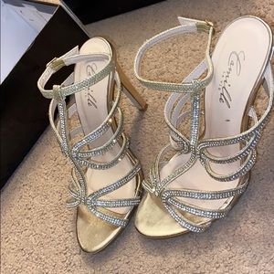 gold 3 inch heel opened toed sandal